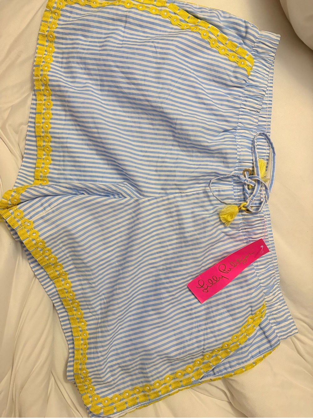 Lilly Pulitzer 5” Katia Embroidered Shorts L View 2